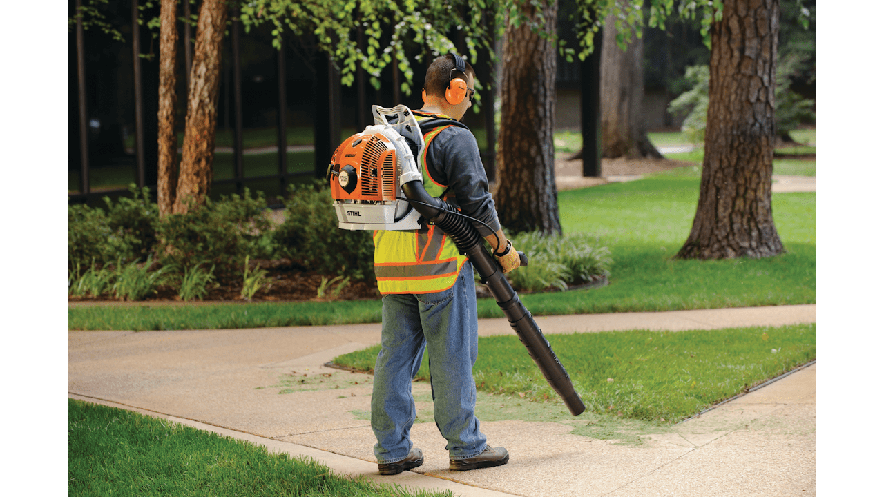 STIHL BR 600 Petrol Backpack Leaf Blower 3 STIHL BR 600 Petrol Backpack Leaf Blower