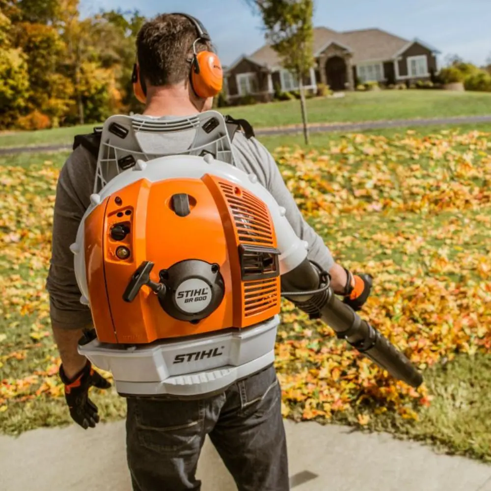 STIHL BR 600 Petrol Backpack Leaf Blower 2 STIHL BR 600 Petrol Backpack Leaf Blower