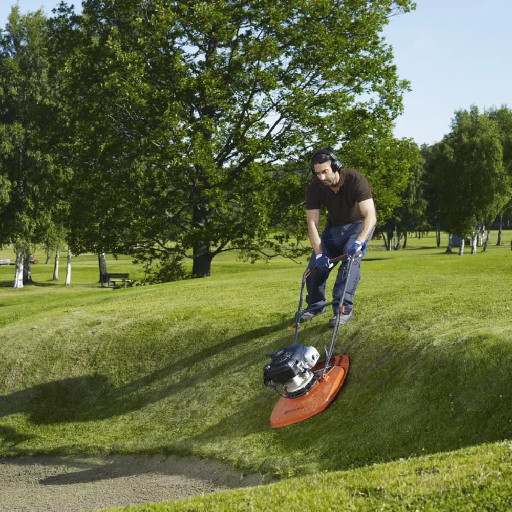 Husqvarna GX 560 Petrol Hover Mower 3 Husqvarna GX 560 Petrol Hover Mower 51cm