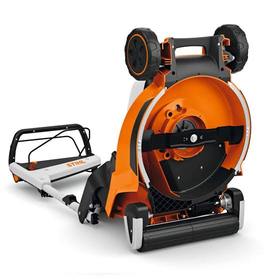 STIHL RMA 448 RV Cordless Lawn Mower - Rear Roller 3 STIHL RMA 448 RV Cordless Lawn Mower