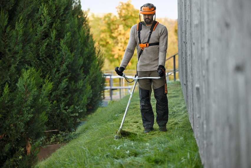 STIHL FSA 120 Cordless Brushcutter – AP System 2 STIHL FSA 120 Cordless Brushcutter