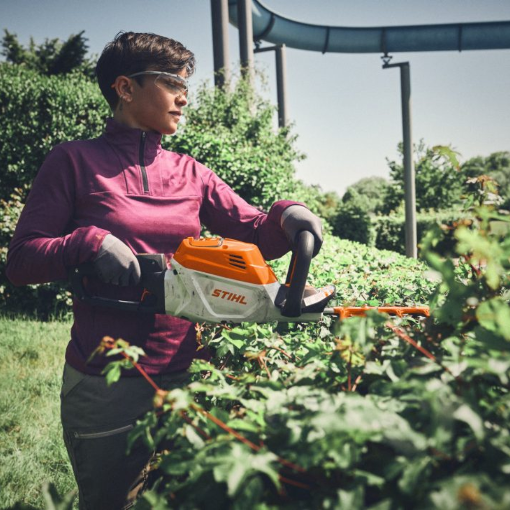 STIHL HSA 140 T Cordless Hedge Trimmer – Tool Only 2 STIHL HSA 140 T Cordless Hedge Trimmer