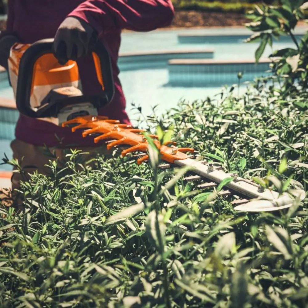 Stihl HSA 140 R Cordless Hedge Trimmer - AP System 2 Stihl HSA 140 R Cordless Hedge Trimmer - AP System