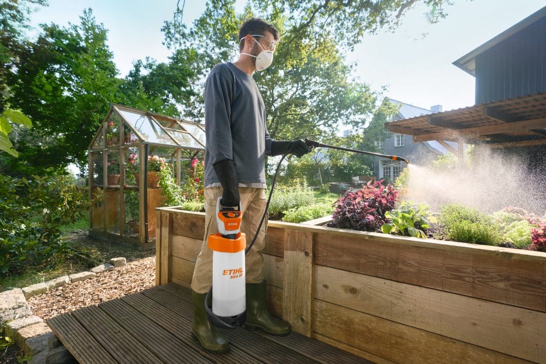 STIHL SGA 30 Cordless Sprayer Set 2 Stihl SGA 30 Cordless Sprayer