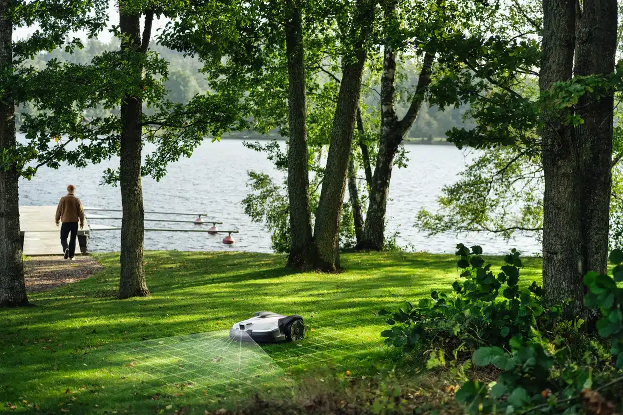 Husqvarna Automower 430V NERA GPS Robotic Lawn Mower 2 Husqvarna Automower 430V NERA in a garden