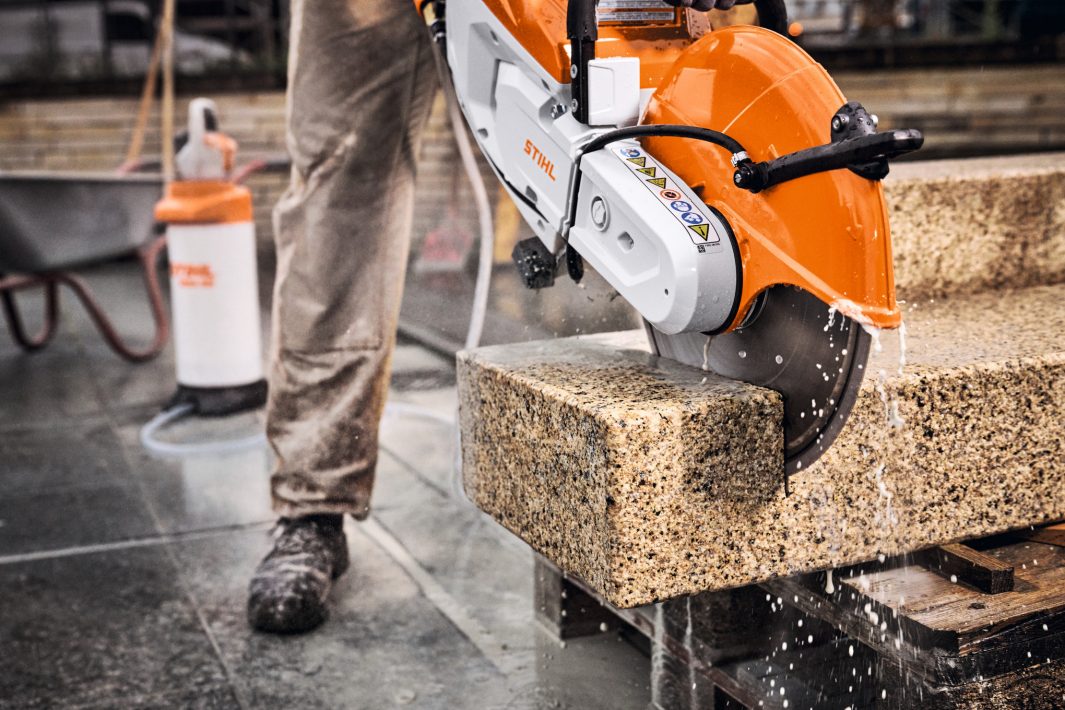 STIHL TSA 500 Cordless Cut-Off Machine - 350mm / 14" 2 STIHL TSA 500 Cordless Cut-Off Machine - 14" / 350mm